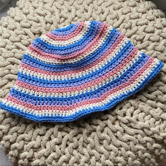 MADE TO ORDER STRIPED CROCHET BUCKET HAT - Picture 4 of 5